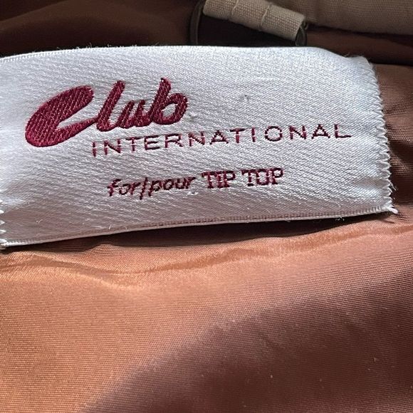 Long puffer down filled Canadian winter parka - Picture 16 of 16